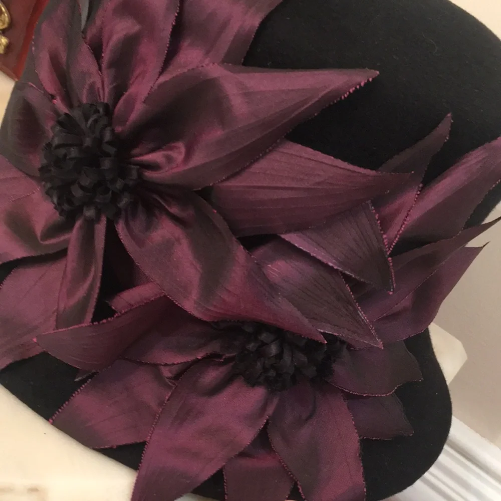 Bailey Tomlin London purple Floral Appliqué 100% Fur Felt black Hat